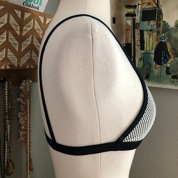 Triangl Ollie Mesh Neoprene Triangle Bikini Top - Fishnet - Picture 6 of 8